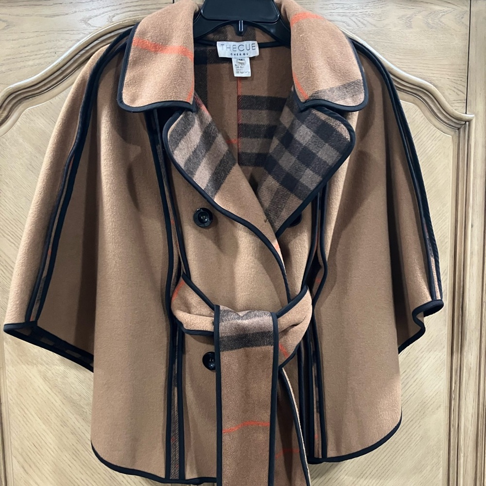 WOMENS CAPE PONCHO JACKET SIZE MEDIUM